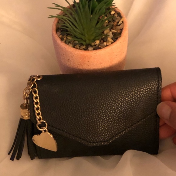 FREE‼️BROKEN LEATHER WALLET w/tassel & ♥️ pendant! - Picture 10 of 14